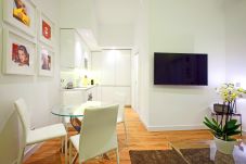 Apartment in Madrid - Prado Suite - Barrio de las Letras